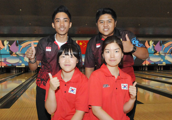 <a class='boldyellowtext' href='results/ayc2013-res.htm#DblSq1'>Indonesian, Korean pair shines</a><span class='frontwhitetext'><br><b>11th September 2013, Hong Kong</b>: Billy Muhammad Islam-Diwan Rizaldy of Indonesia led the first squad of the Boy's Doubles event at the 17th Asian Youth Tenpin Bowling Championships while Kim Hee Bin-Ji Eun Sol of Korea topped the girl's division on Wednesday.</span>
